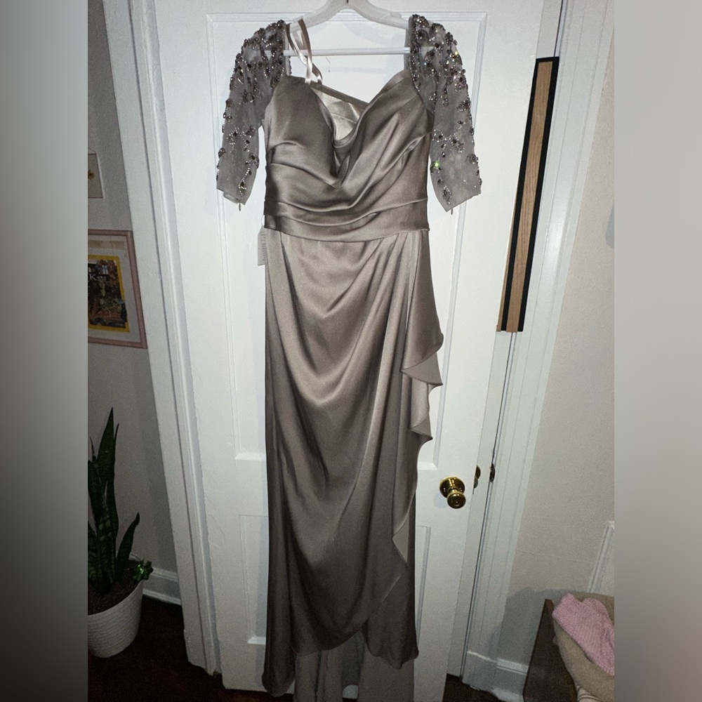 Marsoni by Colors - Off-Shoulder Quarter Sleeve Evening Dress NEW WITH TAGS - Picture 3 of 8